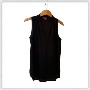 Vince Camuto Black Sleeveless Top With V Neckline, Size XS
